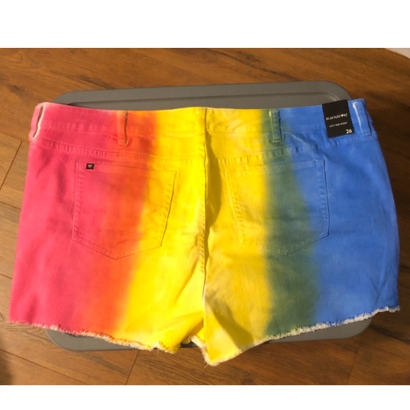 Blackheart Shorts - Picture 2 of 4